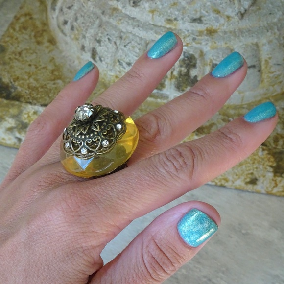 Unique OOAK Vintage Upcycled Parts Assemblage Art Faceted Resin Statement Ring - Picture 6 of 8